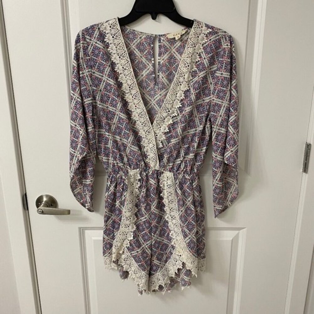 ILLA ILLA Women's Kimono Style Romper. 3/4 Sleeve. Blue Multi. Medium